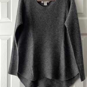 Max studio 100% cashmere sweater